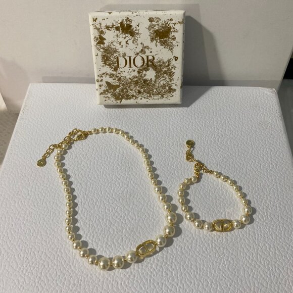 Dior necklace🔥🔥 - Picture 1 of 7